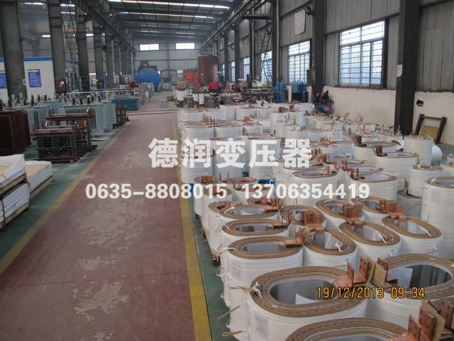 变压器铁芯的材料组成和铁芯损耗之间有什么关系